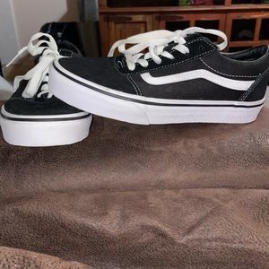 Vans black and white
